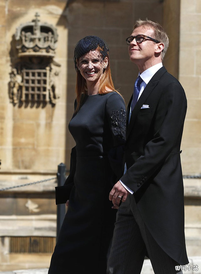 英国文化 | 为何英国女性在王室婚礼等重要场合戴奇形怪状的帽子? 英国文化 | 为何英国女人在皇室婚礼等重要场合戴奇形怪状的帽子?